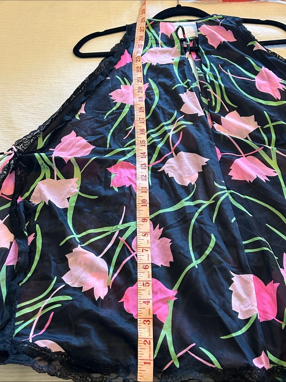 Vintage Claire Sandra Lucie Ann 60’s Black Floral Chemise with Pink Tulip Print - Picture 9 of 11